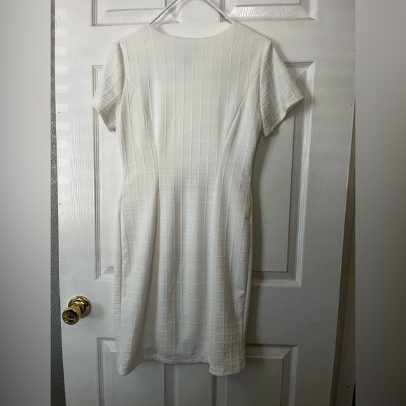 Stella & Julie White Texture Dress - Picture 4 of 4